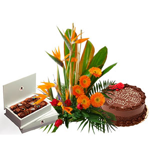 Arreglo de flores y torta